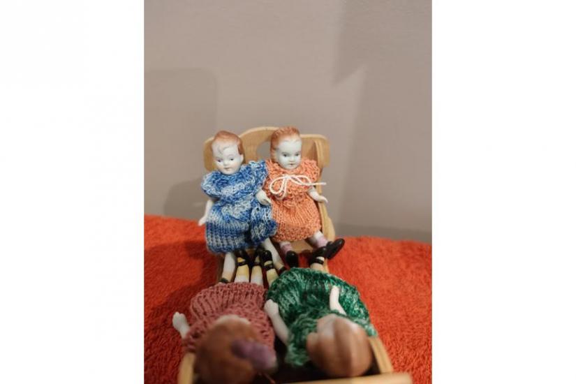 groupe des poupées ARI
